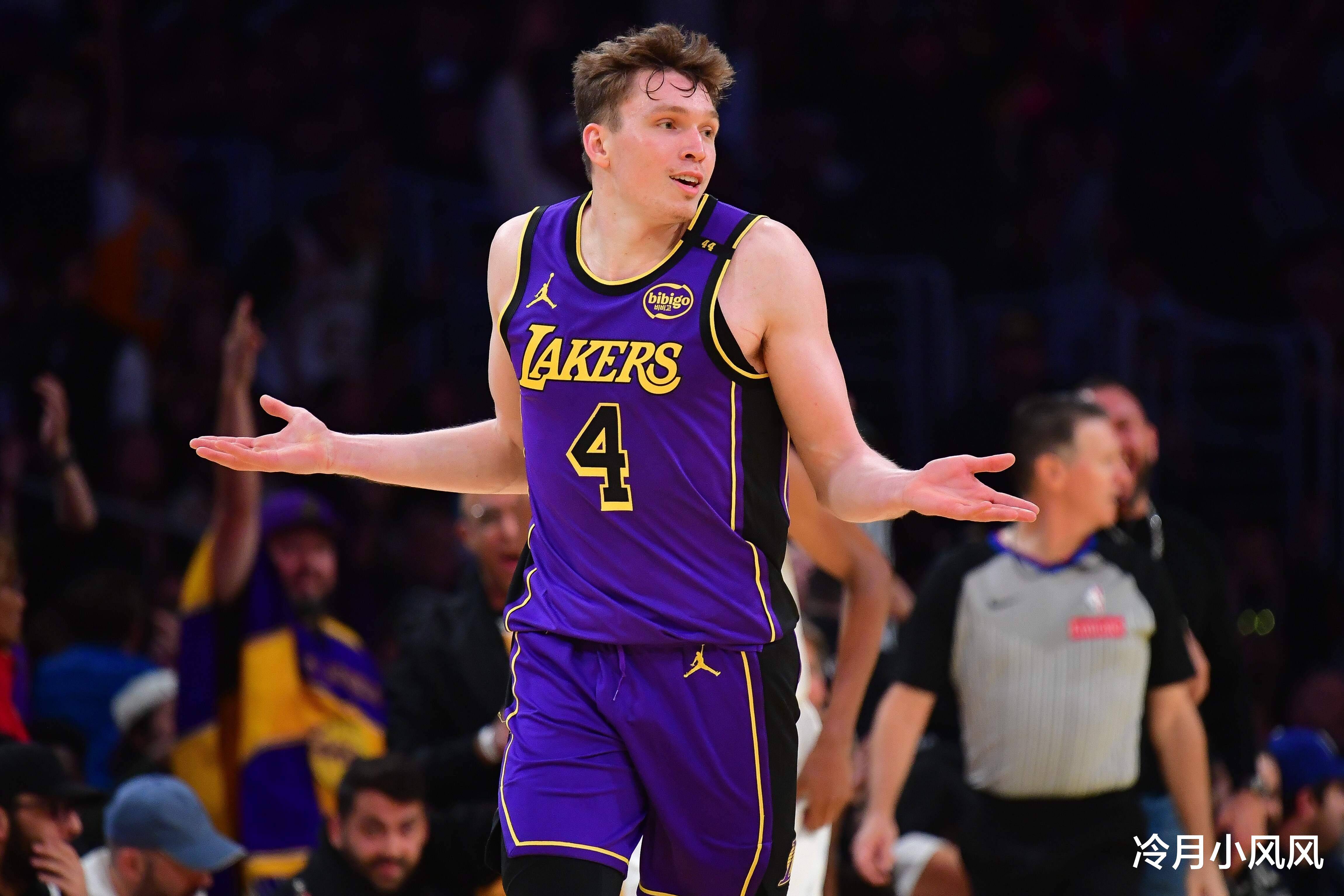 开运体育入口-包含洛杉矶湖人训练开放日，赛后强势反弹引欢呼，CBA常规赛在即，更衣室氛围转暖的词条