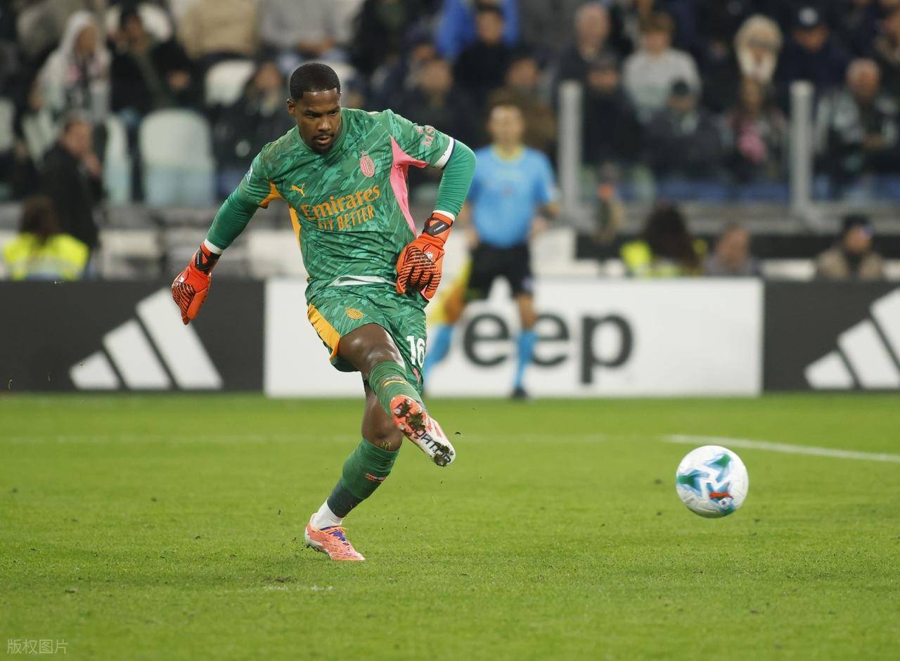 开云app下载-转折点！尤文图斯再遭质疑；欧篮联冲刺阶段攻防权衡；态度坚定；球探报告显示潜力(尤文图斯20242025球衣)