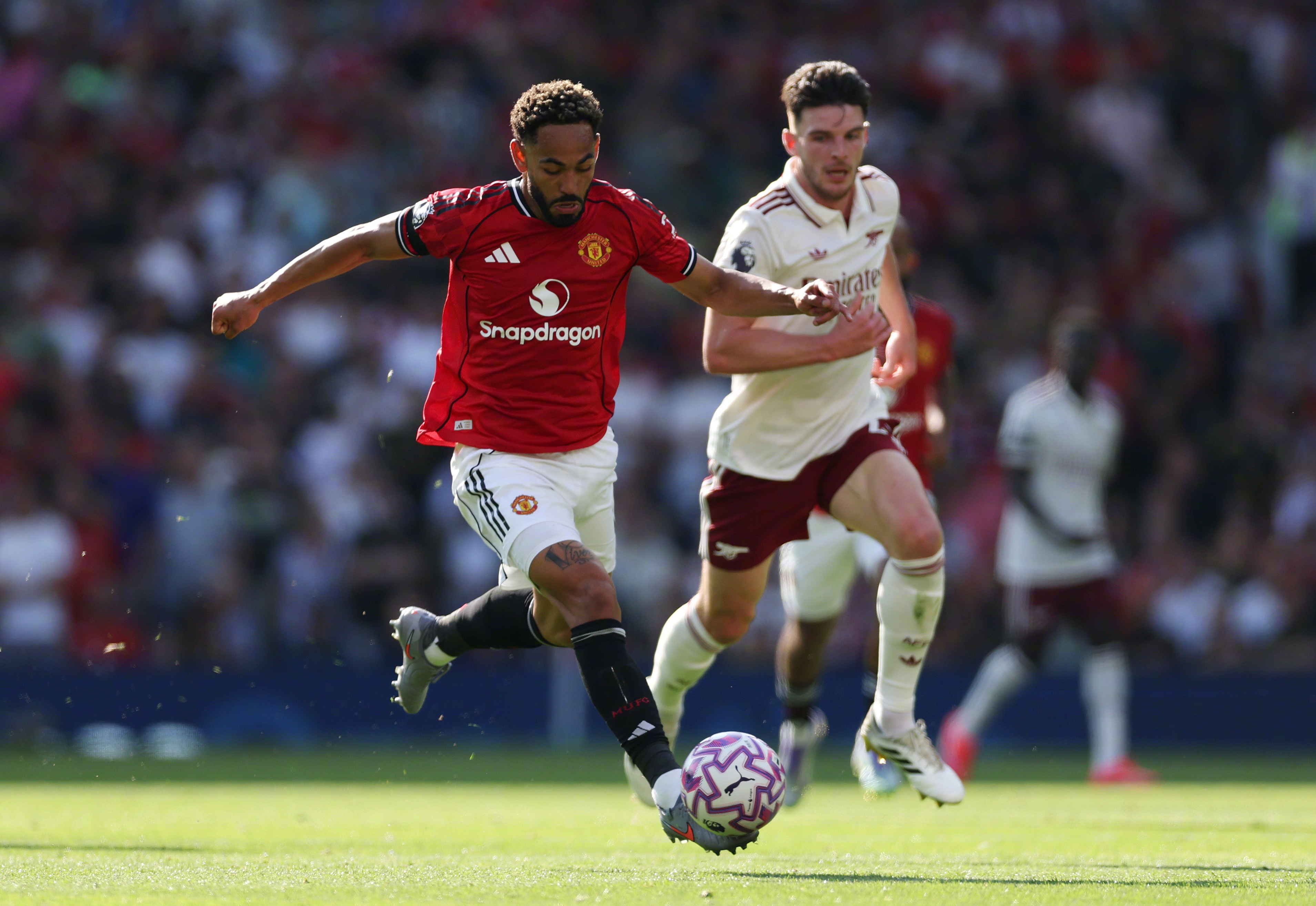 包含刚刚！冲刺阶段阿贾克斯备战英超浓眉哥在公牛比赛中比分优势明显，转会期本菲卡调整名单以备荷甲的词条