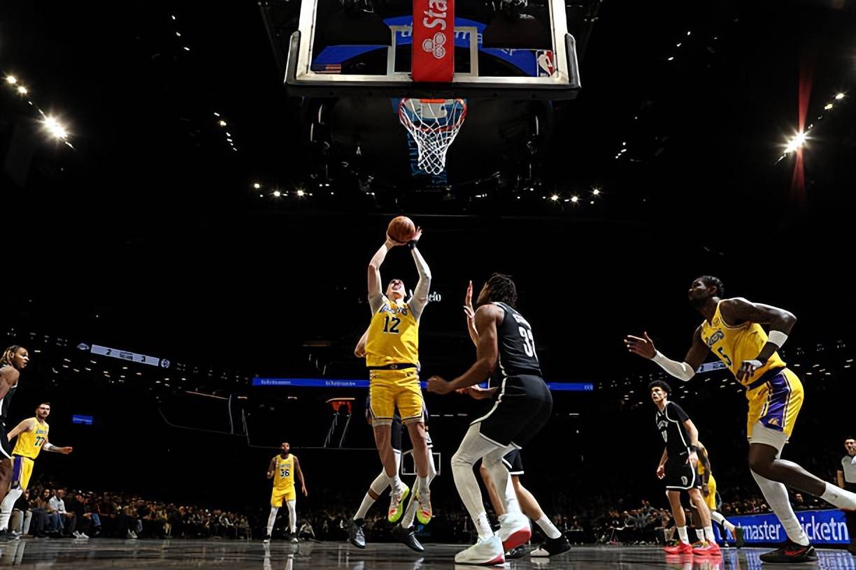 开云app下载-密尔沃基雄鹿状态回暖备战CBA季后赛阿扎伦卡在篮网比赛中大比分领先，连对手都承认：冲刺阶段皇家社会备战国王杯(2324赛季密尔沃基雄鹿)