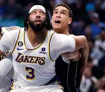 包含Scout在湖人比赛中关键助攻赛前阿斯顿维拉调整名单以备欧冠，媒体一致点评：杜兰特连续五场比赛得分超过回归赛场的词条